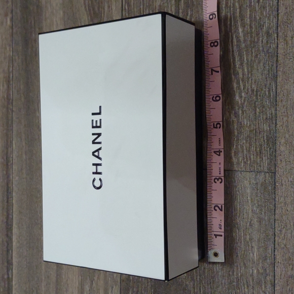 Authentic Chanel Gift box - Picture 2 of 10